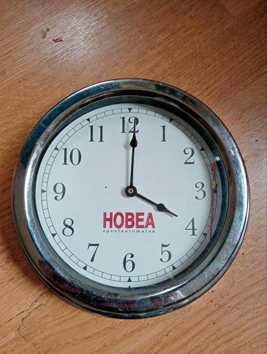 Hobea Speelautomaten Wand klok, Huis en Inrichting, Woonaccessoires | Klokken, Gebruikt, Wandklok, Analoog, Verzenden