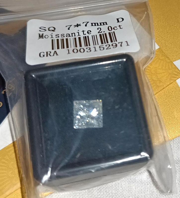 Moissanite Edelsteen - 2.0 Karaat, Sieraden, Tassen en Uiterlijk, Edelstenen, Nieuw, Ophalen of Verzenden