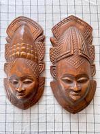 Afrikaanse maskers houtsnijwerk x2, Verzenden