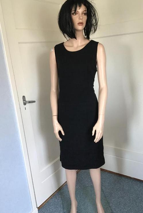 Zwart linnen jurk met geborduurde rand, Kleding | Dames, Jurken, Zo goed als nieuw, Maat 46/48 (XL) of groter, Zwart, Onder de knie