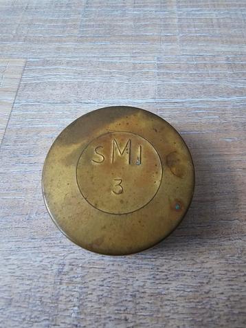 Klein rond koperen blikje met speldjes "SMI 3" uit 1935 €8 beschikbaar voor biedingen