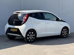 Toyota Aygo 1.0 VVT-i x-joy / DAB radio /Cruise control / An, Gebruikt, Euro 6, 4 stoelen, Wit
