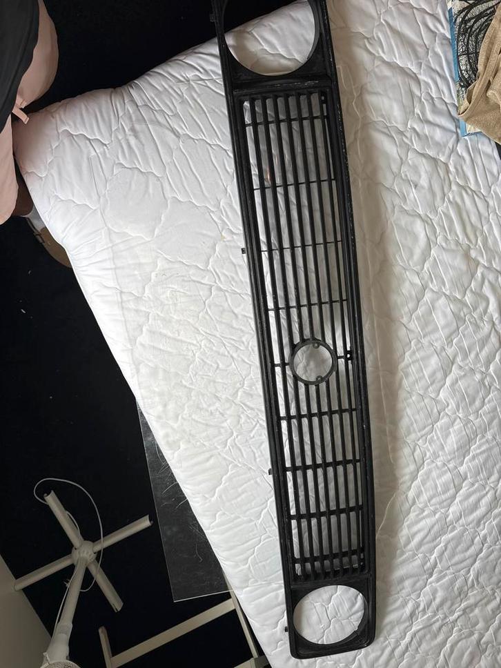 VW T3 Grill - Kan Verf Gebruiken, Auto-onderdelen, Carrosserie en Plaatwerk, Bumper, Volkswagen, Voor, Gebruikt, Ophalen