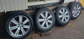 Volvo velgen met banden beschikbaar voor biedingen