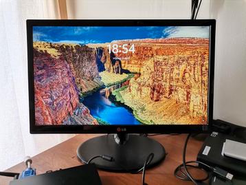 LG Flatron 22EA53VQ-P (VGA DVI HDMI) 