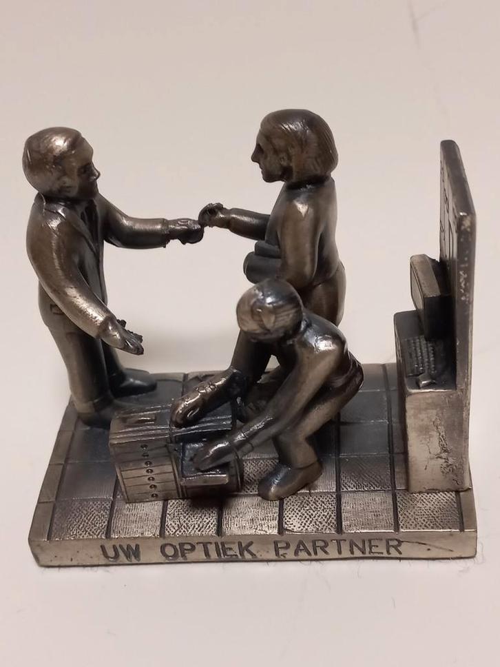Tinnen Beeldje Metzler Bonnier Optiek Partner, Antiek en Kunst, Kunst | Beelden en Houtsnijwerken, Ophalen of Verzenden