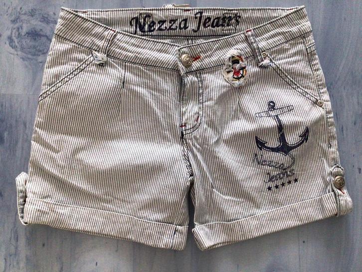 Nezza jeans Korte broek Navy look maat S, Kleding | Dames, Broeken en Pantalons, Zo goed als nieuw, Maat 36 (S), Blauw, Kort, Ophalen of Verzenden