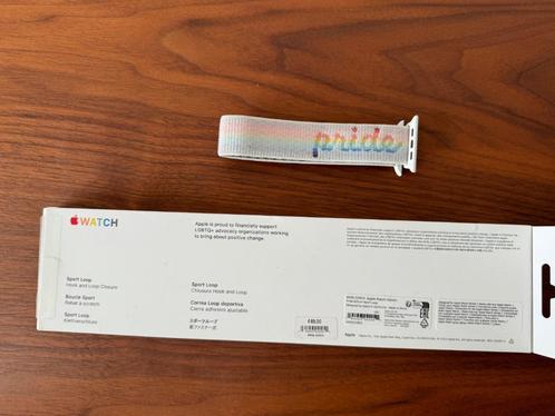 Apple Watch Sport Loop Pride Edition Band 42 mm - 49 mm, Telecommunicatie, Wearable-accessoires, Nieuw, Bandje, Ophalen