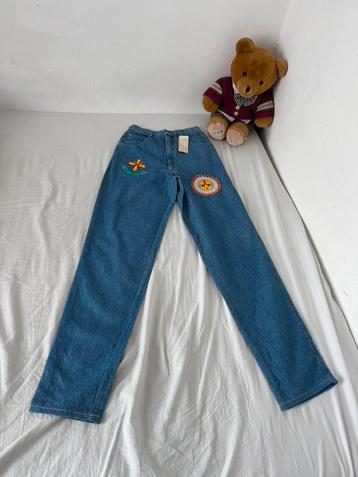 Nieuwe jeans met handmade artwork beschikbaar voor biedingen