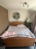 Tweepersoonsbed  een kant verstelbare lattenbodem en matras, Ophalen