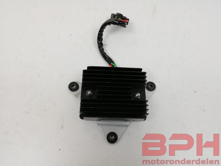 Spanningsregelaar Suzuki GSX1300R Hayabusa 1999 t/m 2007 GSX, Motoren, Onderdelen | Suzuki, Gebruikt, Ophalen of Verzenden