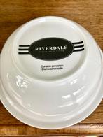 Riverdale: negen serviesonderdelen. Z.g.a.n., Ophalen of Verzenden, Overige stijlen, Aardewerk, Schaal of Schalen