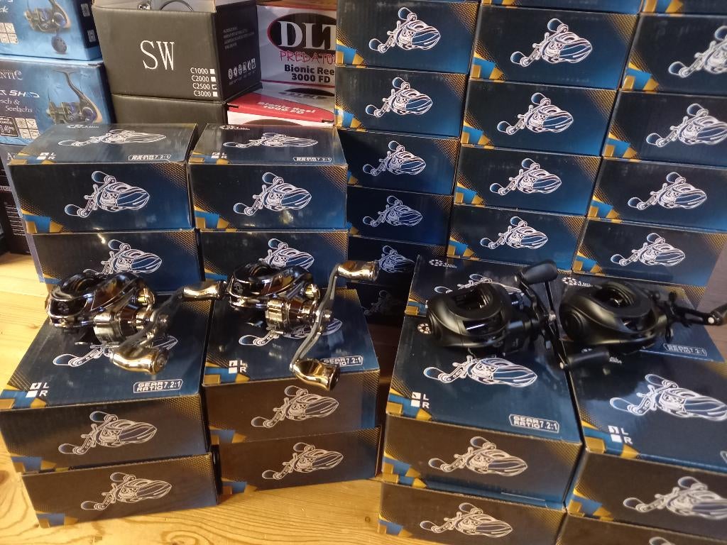 (linkshandig) Baitcaster reels...low profile...in 2 kleuren