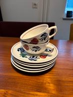 Te koop 2 theekopjes en 5 schotels boerenbont, Ophalen, Zo goed als nieuw, Kop(pen) en/of Schotel(s), Aardewerk