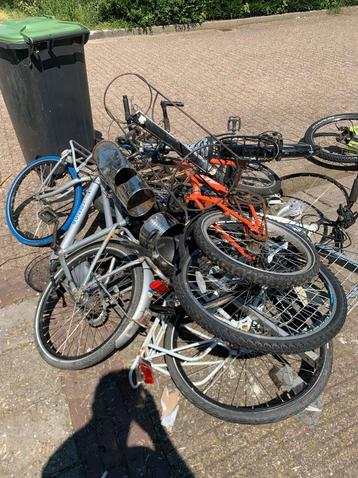 Gezocht Oude fietsen Mag werk aanzitten  beschikbaar voor biedingen