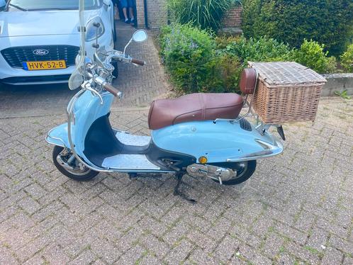 Te koop snorscooter / retro scooter, Fietsen en Brommers, Snorfietsen en Snorscooters, Gebruikt, Overige merken, Benzine, Ophalen