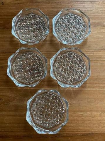 5 kristallen onderzetters ( arcopal jaren ‘80 ) beschikbaar voor biedingen