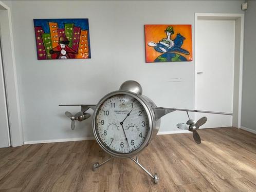 Unieke en prachtige metalen F-30 vliegtuig klok, Huis en Inrichting, Woonaccessoires | Klokken, Zo goed als nieuw, Staande klok