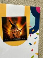 We Will Rock You musical, Twee personen, Maart