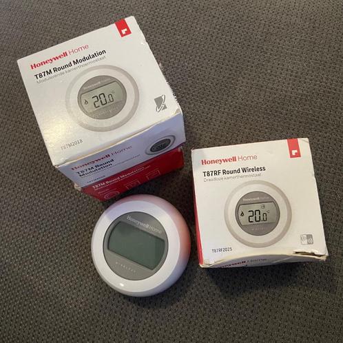 Honeywell thermostaten: 2x T87RF + 2x T87M + 2x BDR91A1000, Doe-het-zelf en Verbouw, Thermostaten, Nieuw, Ophalen of Verzenden