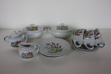 9-delig kinderserviesje beschikbaar voor biedingen