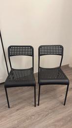 Twee zwarte ADDE stoelen, Ophalen, Kunststof, Gebruikt, Twee