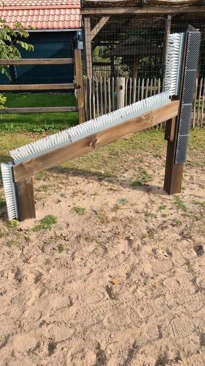Te koop Chevaldo schuurpaal, Dieren en Toebehoren, Paarden en Pony's | Overige Paardenspullen, Zo goed als nieuw, Ophalen