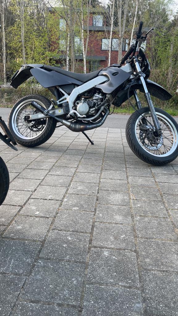 Derbi senda sm 2008, Fietsen en Brommers, Brommers | Derbi, Gebruikt, Maximaal 45 km/u, Ophalen