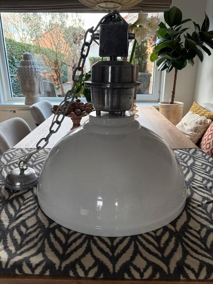 Witte Emaille Hanglamp - Industrieel Design, Huis en Inrichting, Lampen | Hanglampen, Gebruikt, 50 tot 75 cm, Metaal, Ophalen