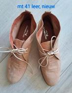 Nieuwe leren dames schoenen mt 41 - goud/beige, Ophalen of Verzenden, Nieuw, Beige, Schoenen met lage hakken