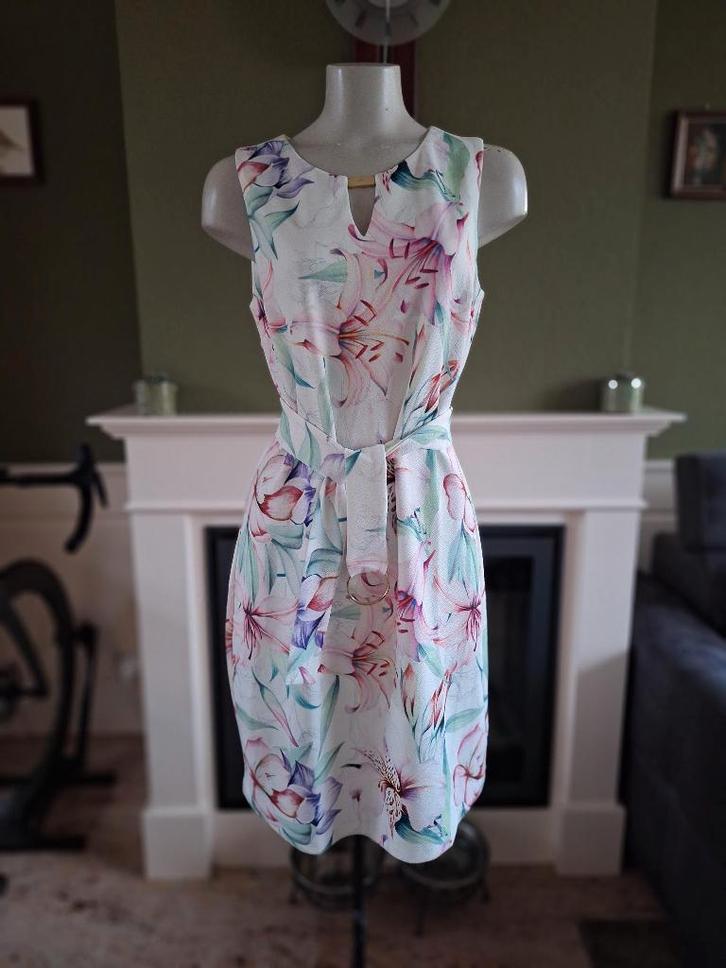 K-Design K Design bloemenprint nieuwe jurk L gratis verz NL, Kleding | Dames, Jurken, Nieuw, Maat 42/44 (L), Wit, Knielengte, Verzenden