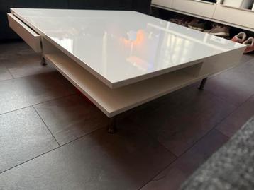 Salontafel beschikbaar voor biedingen