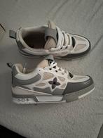 Lv skates grijs wit, Kleding | Heren, Schoenen, Ophalen of Verzenden, Zo goed als nieuw, Wit