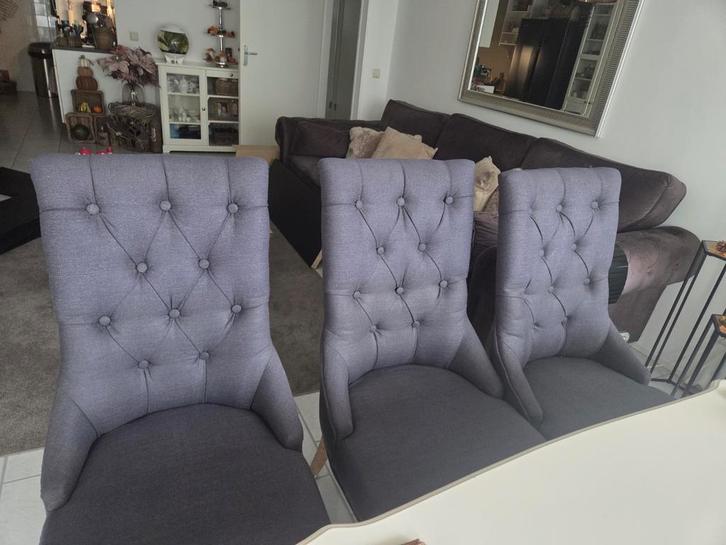 3 grijze eet stoelen en één bank, Huis en Inrichting, Stoelen, Gebruikt, Grijs, Ophalen of Verzenden