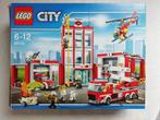 60110	LEGO City Brandweerkazerne, Kinderen en Baby's, Speelgoed | Duplo en Lego, Complete set, Ophalen of Verzenden, Lego, Zo goed als nieuw