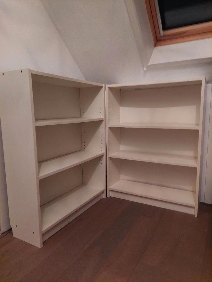 Te koop 2 witte halve IKEA Billy's., Huis en Inrichting, Kasten | Boekenkasten, Gebruikt, 50 tot 100 cm, 100 tot 150 cm, 25 tot 50 cm