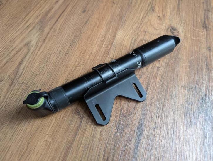 OneUp EDC Pomp mount, Fietsen en Brommers, Fietsaccessoires | Fietspompen, Nieuw, Verzenden