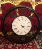Grote klok vintage wandklok metaal - brons - dia. 91 cm, Huis en Inrichting, Woonaccessoires | Klokken, Ophalen of Verzenden, Gebruikt