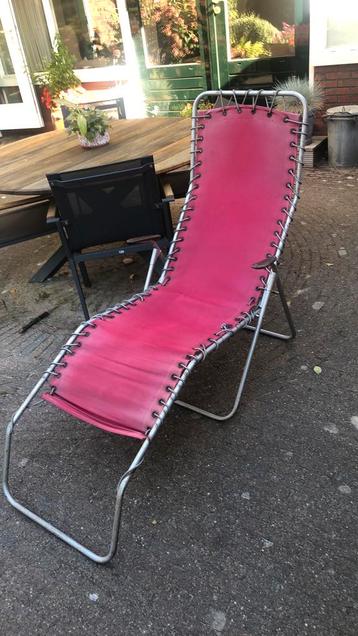 Ligstoel vintage beschikbaar voor biedingen