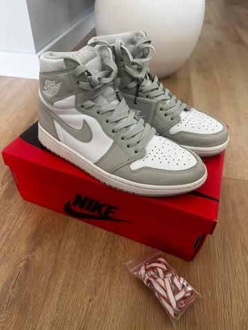 Nike air Jordan 1 high OG seafoam maat 40 beschikbaar voor biedingen