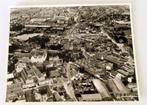 Uit inboedel: Luchtfoto centrum Oss jaren 60 zwart/wit, 1960 tot 1980, Verzenden, Foto, Zo goed als nieuw