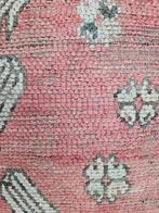 Handgeknoopt oosters wol Boujad vloerkussen pink 60x60x25cm, Huis en Inrichting, Woonaccessoires | Kussens, Nieuw, Roze, Vierkant