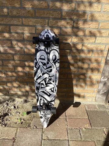 Skateboard beschikbaar voor biedingen
