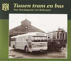 Tussen tram en bus., Boeken, Vervoer en Transport, Zo goed als nieuw, Tram, Ophalen of Verzenden