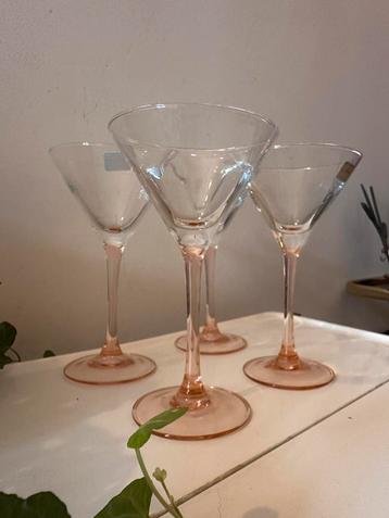 Set van 4 kristallen luminarc martini glazen beschikbaar voor biedingen