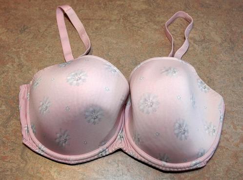 Leuke zacht roze BH Prima Donna maat 80E, Kleding | Dames, Ondergoed en Lingerie, BH, Roze, Ophalen of Verzenden