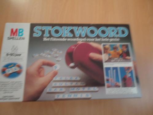 Stokwoord, Het flitsende woordspel voor het hele gezin, Hobby en Vrije tijd, Gezelschapsspellen | Overige, Zo goed als nieuw, Een of twee spelers