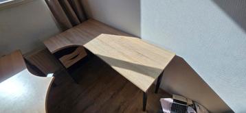 Bureau  beschikbaar voor biedingen