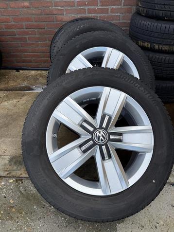 ❄️ Volkswagen T5 T6 velgen met winterbanden ❄️ beschikbaar voor biedingen