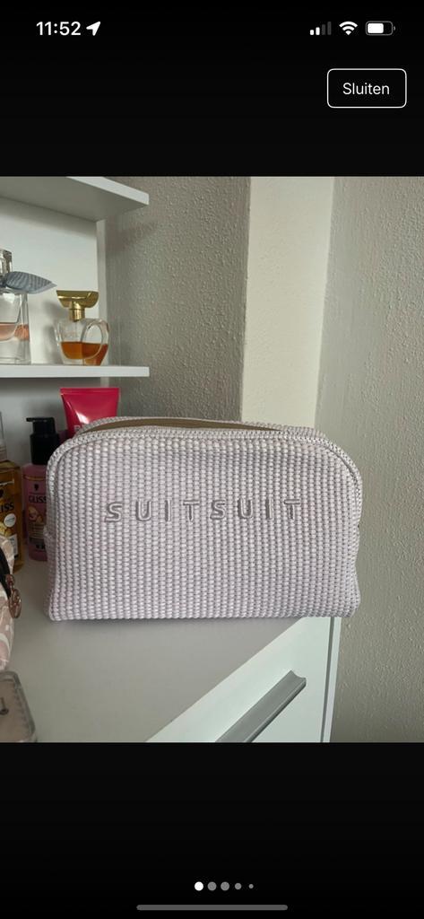 Suitsuit toilettas maat L, Sieraden, Tassen en Uiterlijk, Toilettassen, Zo goed als nieuw, Dame, Paars, Ophalen of Verzenden